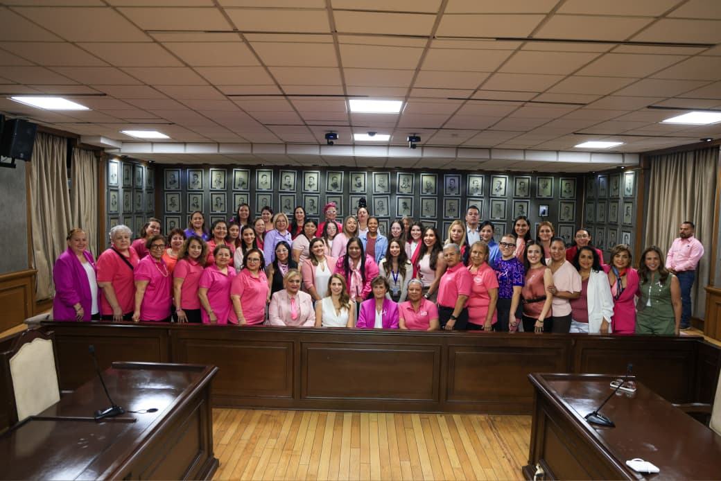 Fortalece DIF Monterrey acciones contra el cáncer de mama con la firma de “Alianza Rosa”