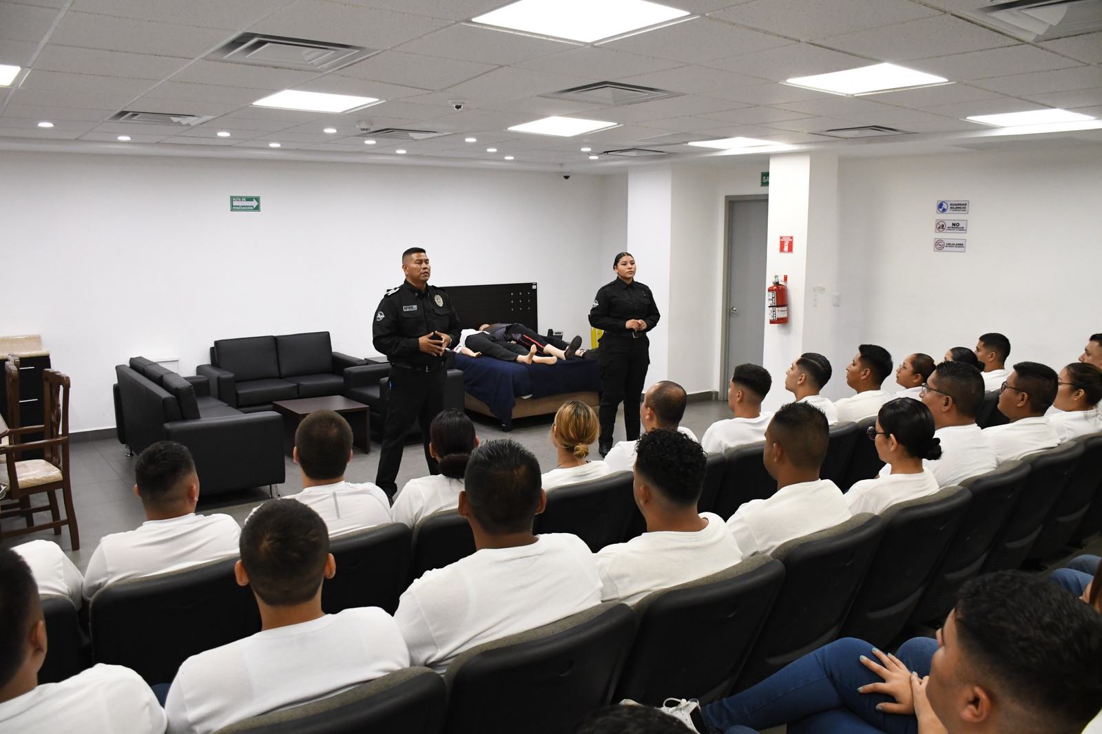 INGRESAN 41 NUEVOS CADETES A LA ACADEMIA DE POLICÍA DE MONTERREY