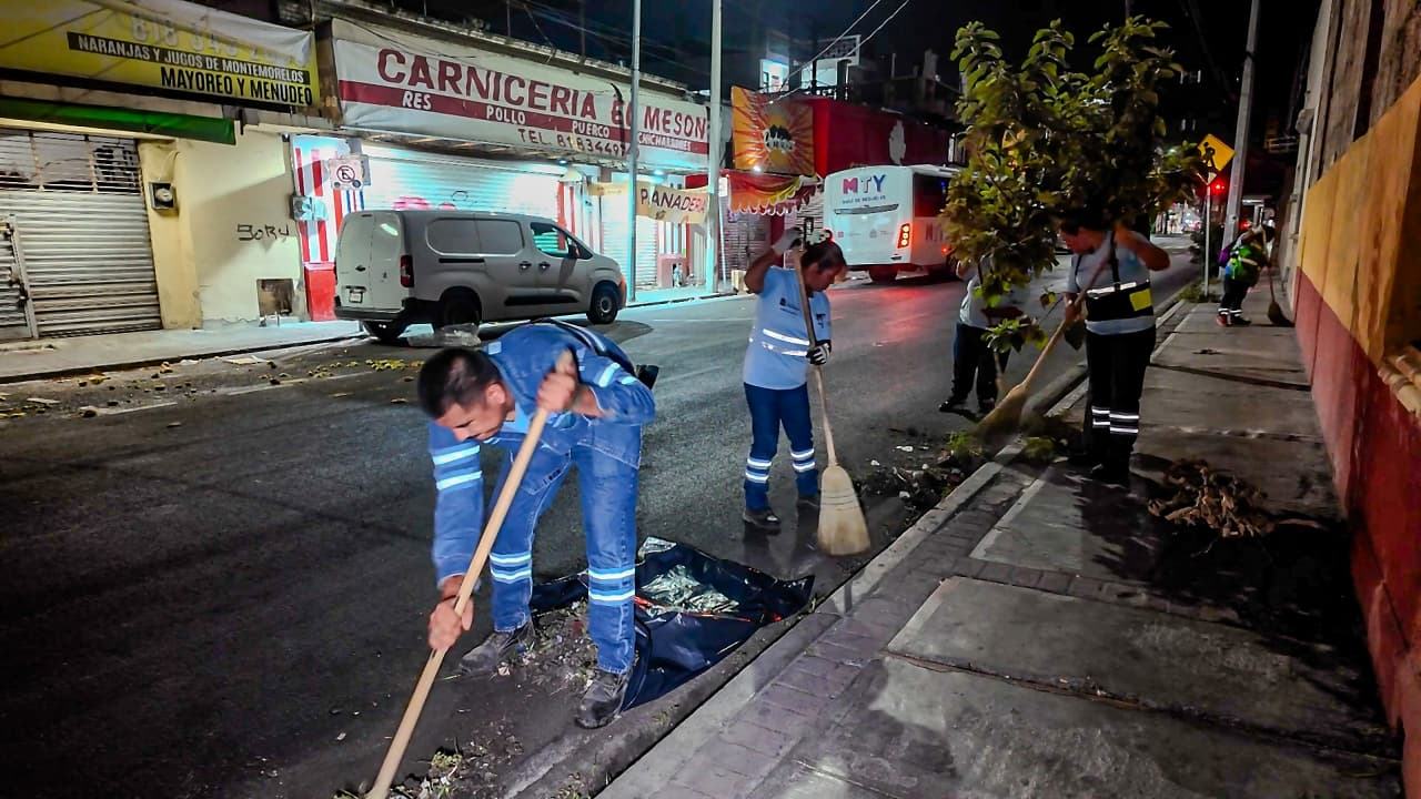 FORTALECE MUNICIPIO DE MONTERREY OPERATIVO DE LIMPIEZA EN MESÓN ESTRELLA