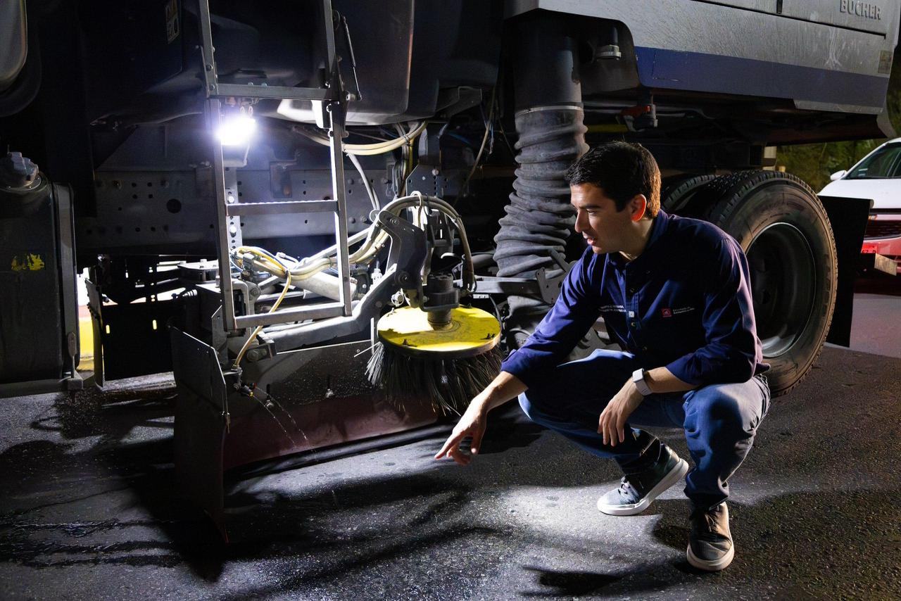 Gobierno de Monterrey realiza operativo nocturno de mantenimiento en San Jerónimo