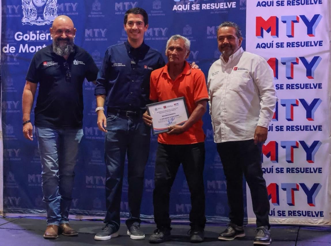 Celebra Monterrey el Día del Barrendero y reconoce a trabajadores por su entrega