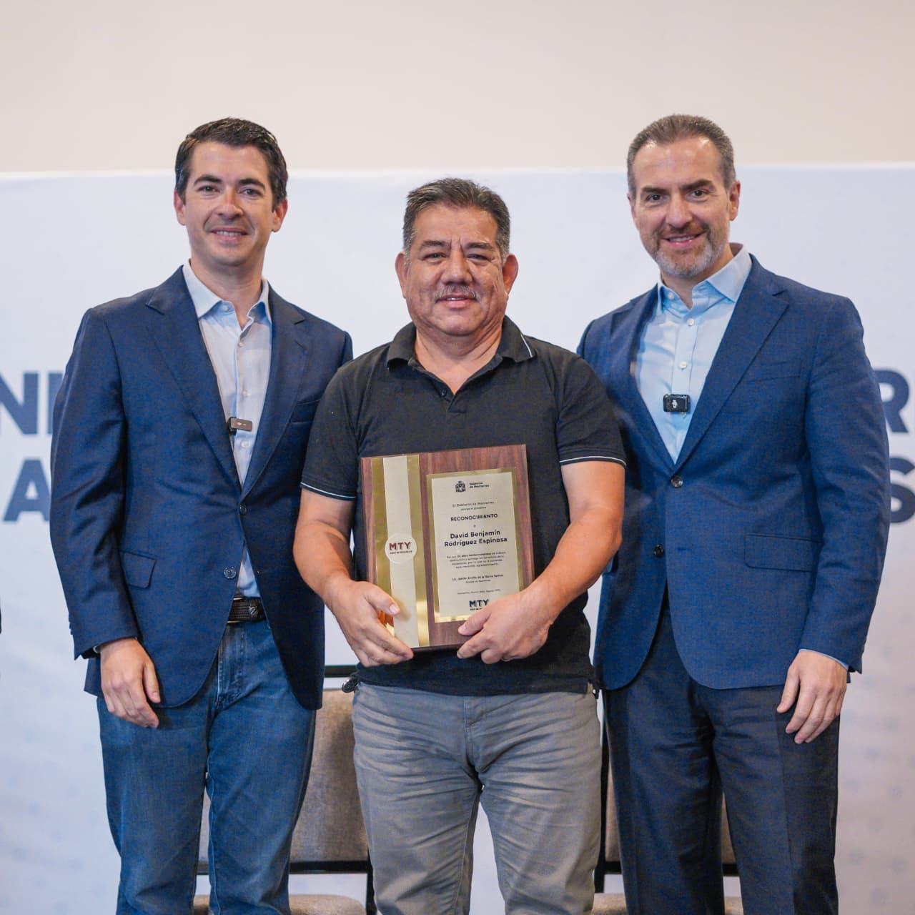 Reconoce Monterrey a servidores públicos jubilados y pensionados por sus años de servicio