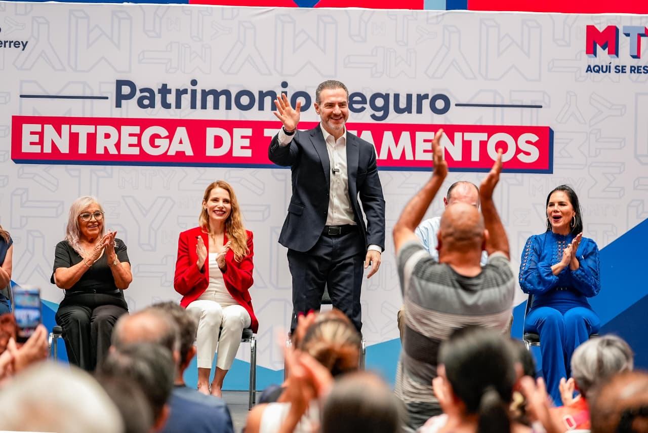 Monterrey fortalece la seguridad patrimonial de 280 familias con entrega de testamentos