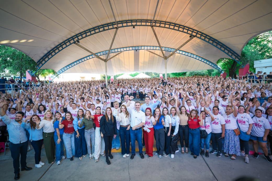 Entrega Gobierno de Monterrey 2 mil tarjetas Regia Plus en el Parque España