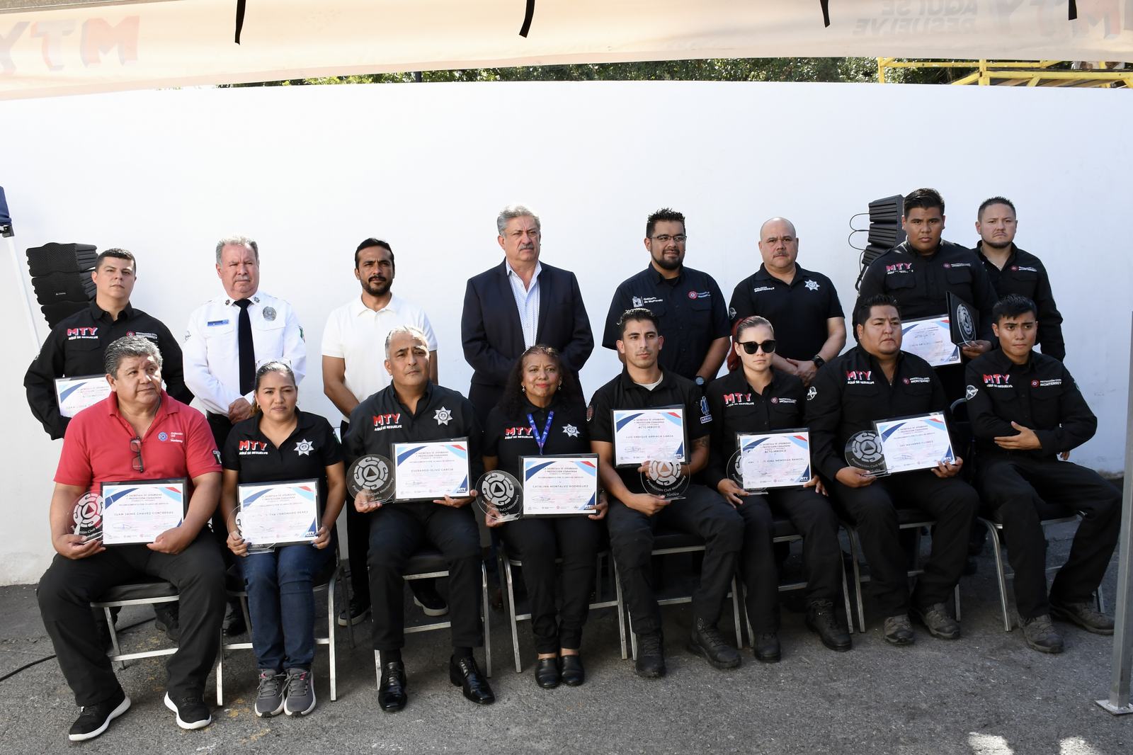 ENTREGAN RECONOCIMIENTOS A PERSONAL DE PROTECCIÓN CIVIL DE MONTERREY