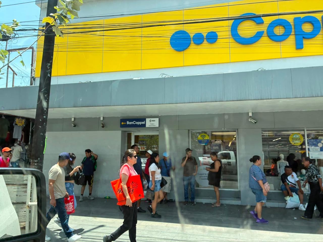 Realiza Dirección de Comercio 46 decomisos en Centro de Monterrey