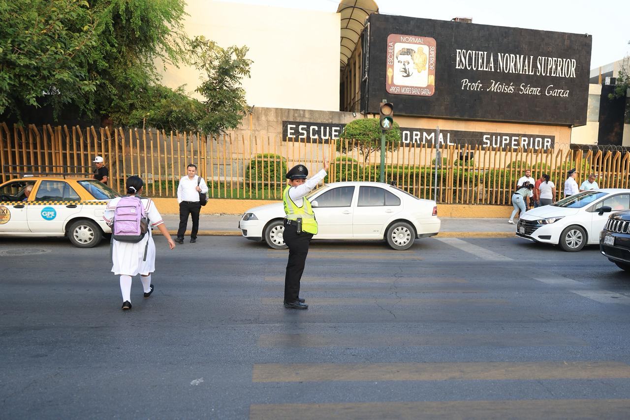Arranca el operativo vial de regreso a clases en Monterrey
