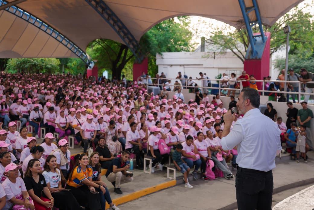 Entrega Monterrey más de 2 mil 500 Tarjetas Regia Plus a mujeres