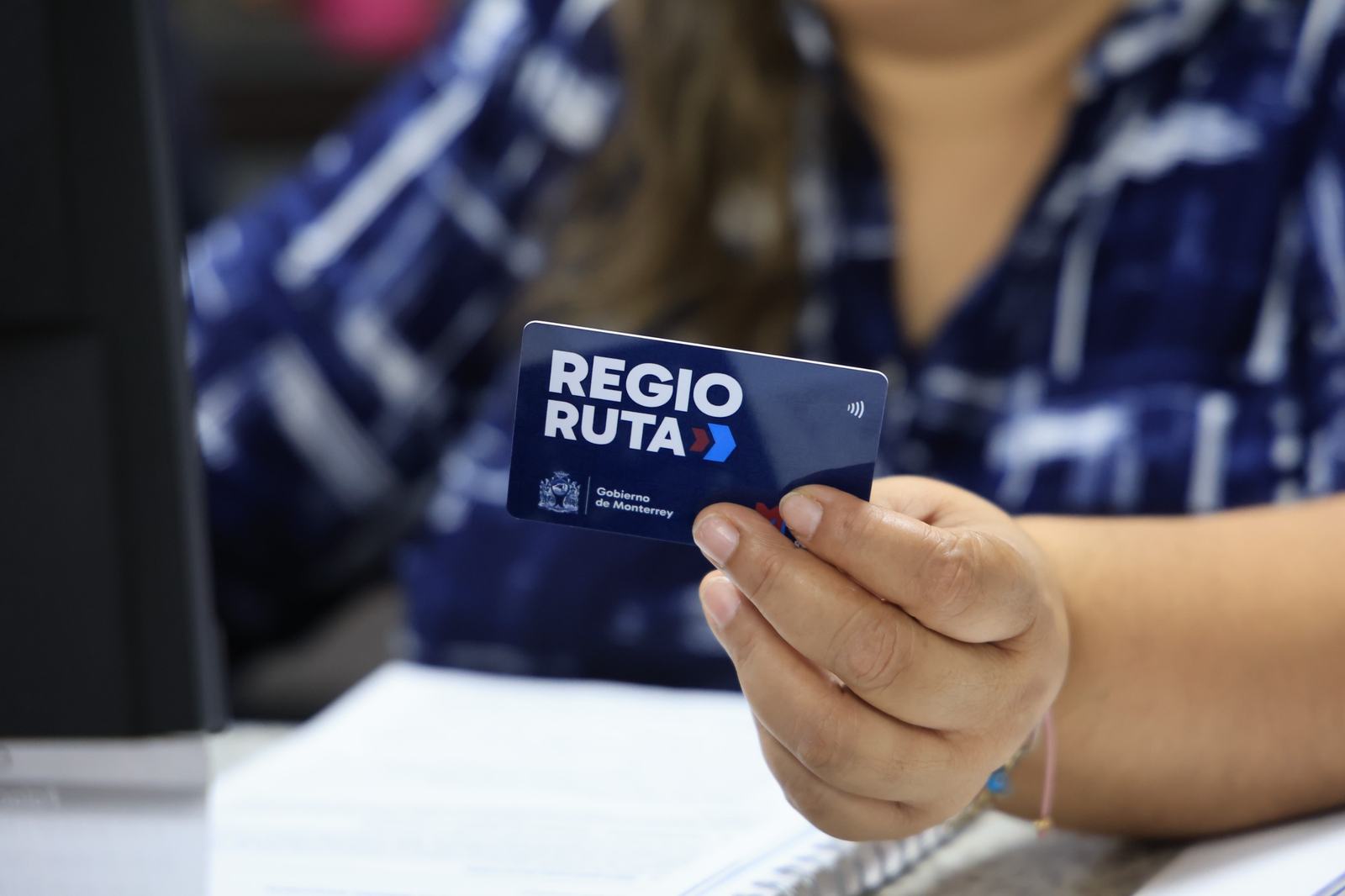 Invita Gobierno de Monterrey a tramitar la tarjeta de la Regio Ruta