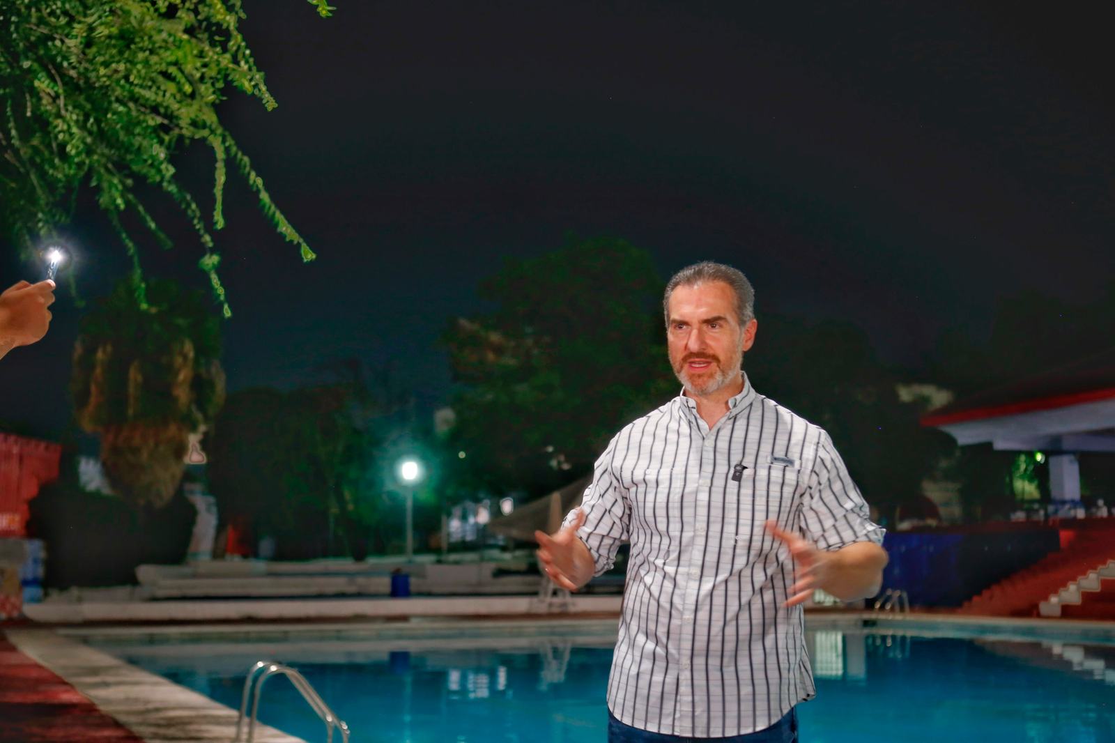 Este verano, el calor se disfruta mejor en las albercas de los parques de Monterrey