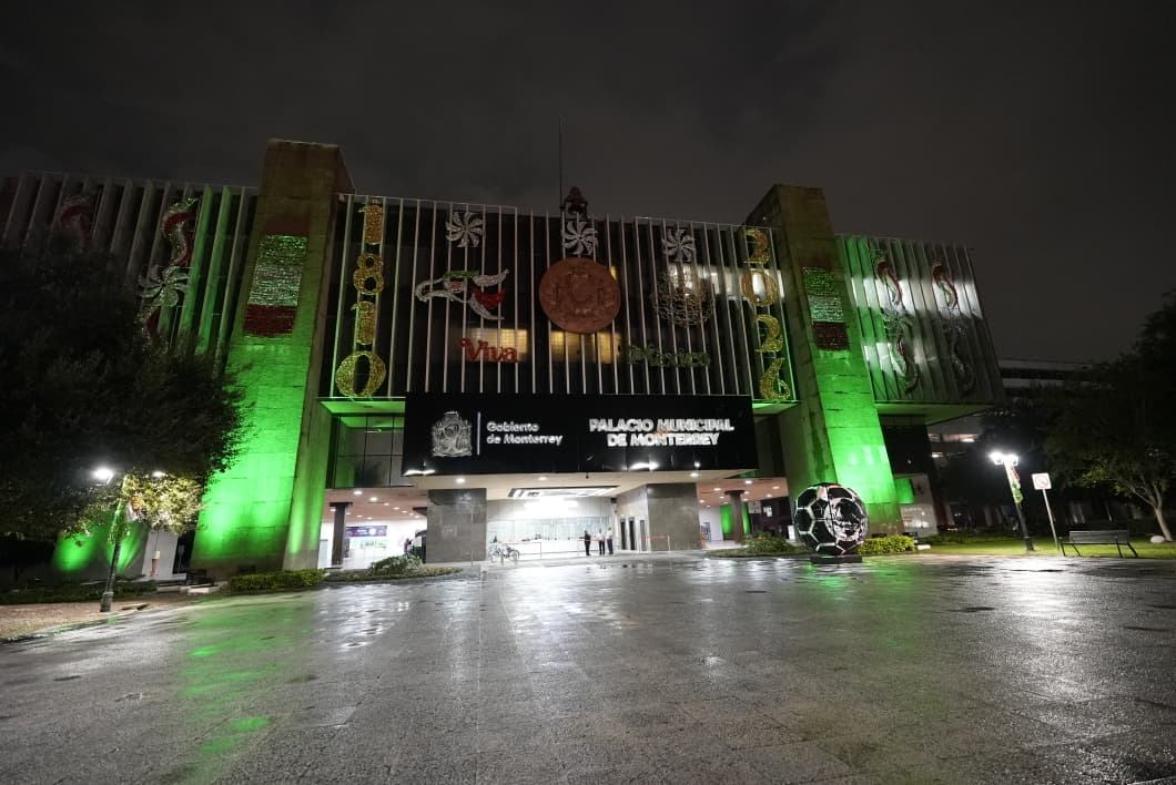 Se ilumina de verde el Palacio Municipal por el día mundial de la parálisis cerebral