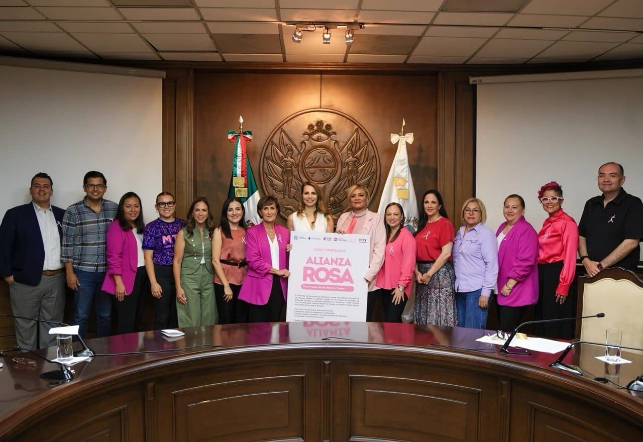 Fortalece DIF Monterrey acciones contra el cáncer de mama con la firma de “Alianza Rosa”