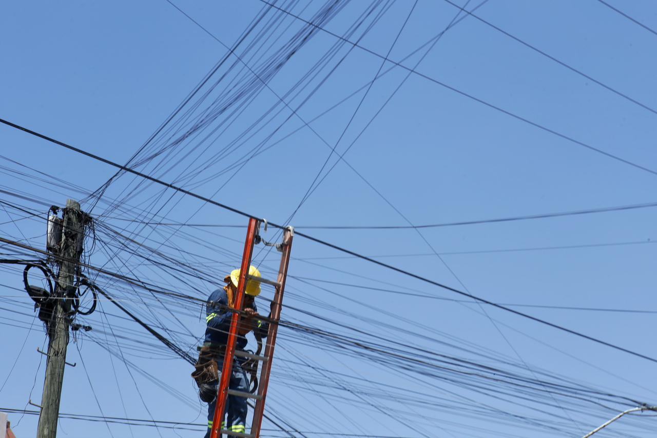 Monterrey supera meta de retiro de cable en desuso