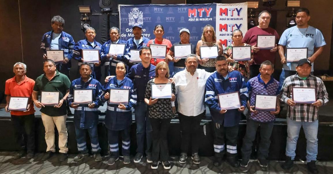 Celebra Monterrey el Día del Barrendero y reconoce a trabajadores por su entrega