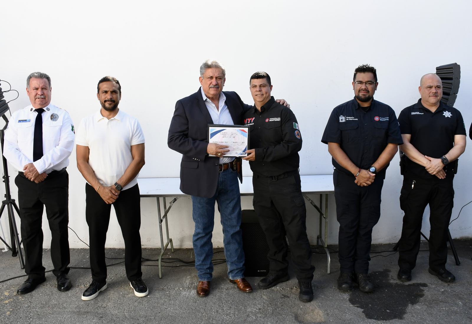 ENTREGAN RECONOCIMIENTOS A PERSONAL DE PROTECCIÓN CIVIL DE MONTERREY