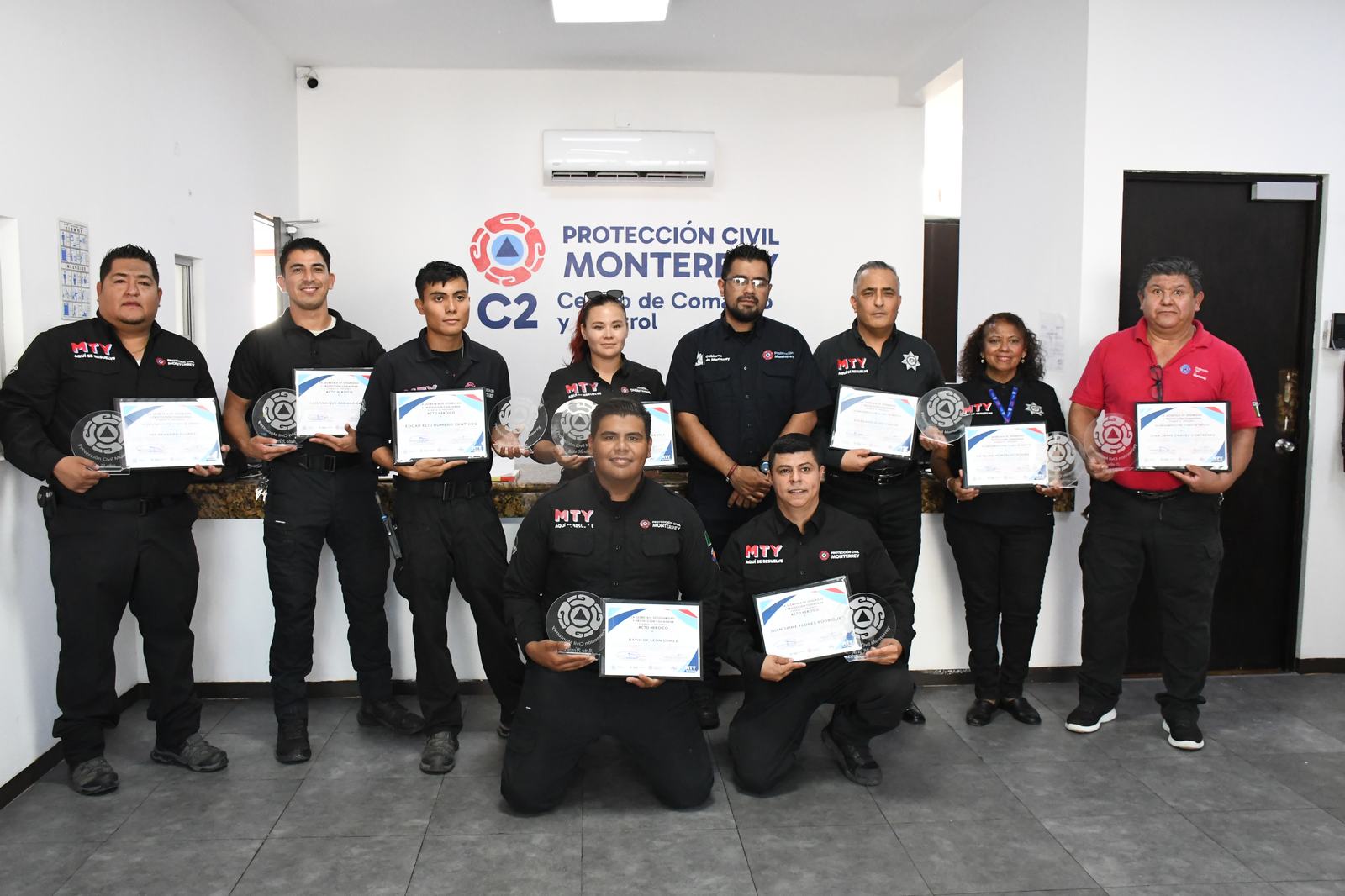ENTREGAN RECONOCIMIENTOS A PERSONAL DE PROTECCIÓN CIVIL DE MONTERREY