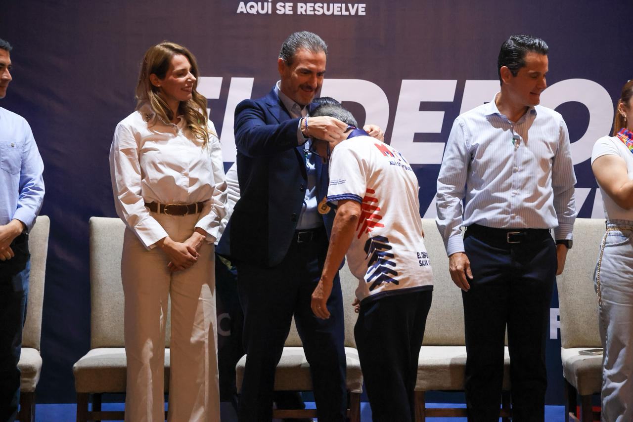 Reconoce Gobierno de Monterrey a adultos mayores deportistas