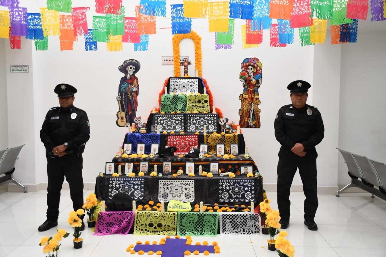 Conmemoran cadetes de Monterrey el Día de Muertos con tradicional concurso de altares