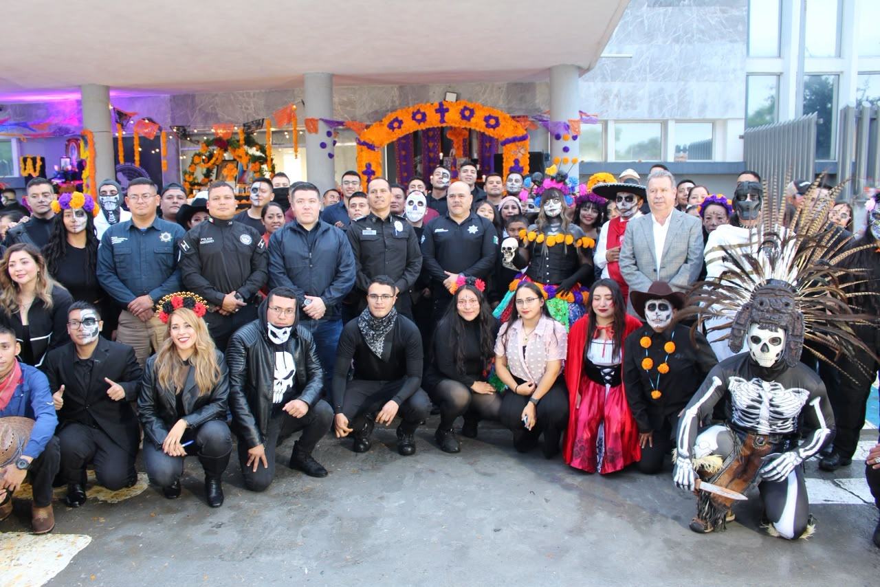 Conmemoran cadetes de Monterrey el Día de Muertos con tradicional concurso de altares