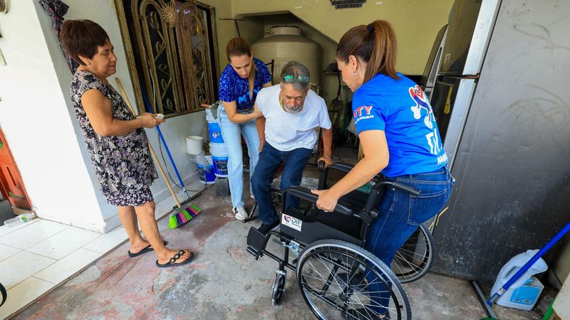 Brinda DIF Monterrey apoyo a familias afectadas por las lluvias en San Bernabé