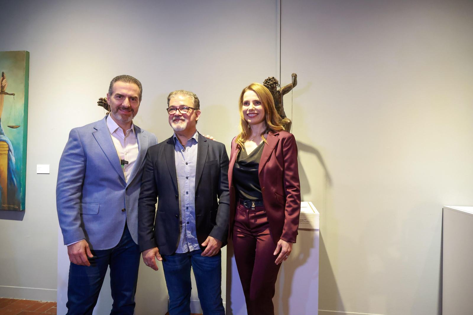 Inaugura Adrián de la Garza exposición “Arte Regio 2026”