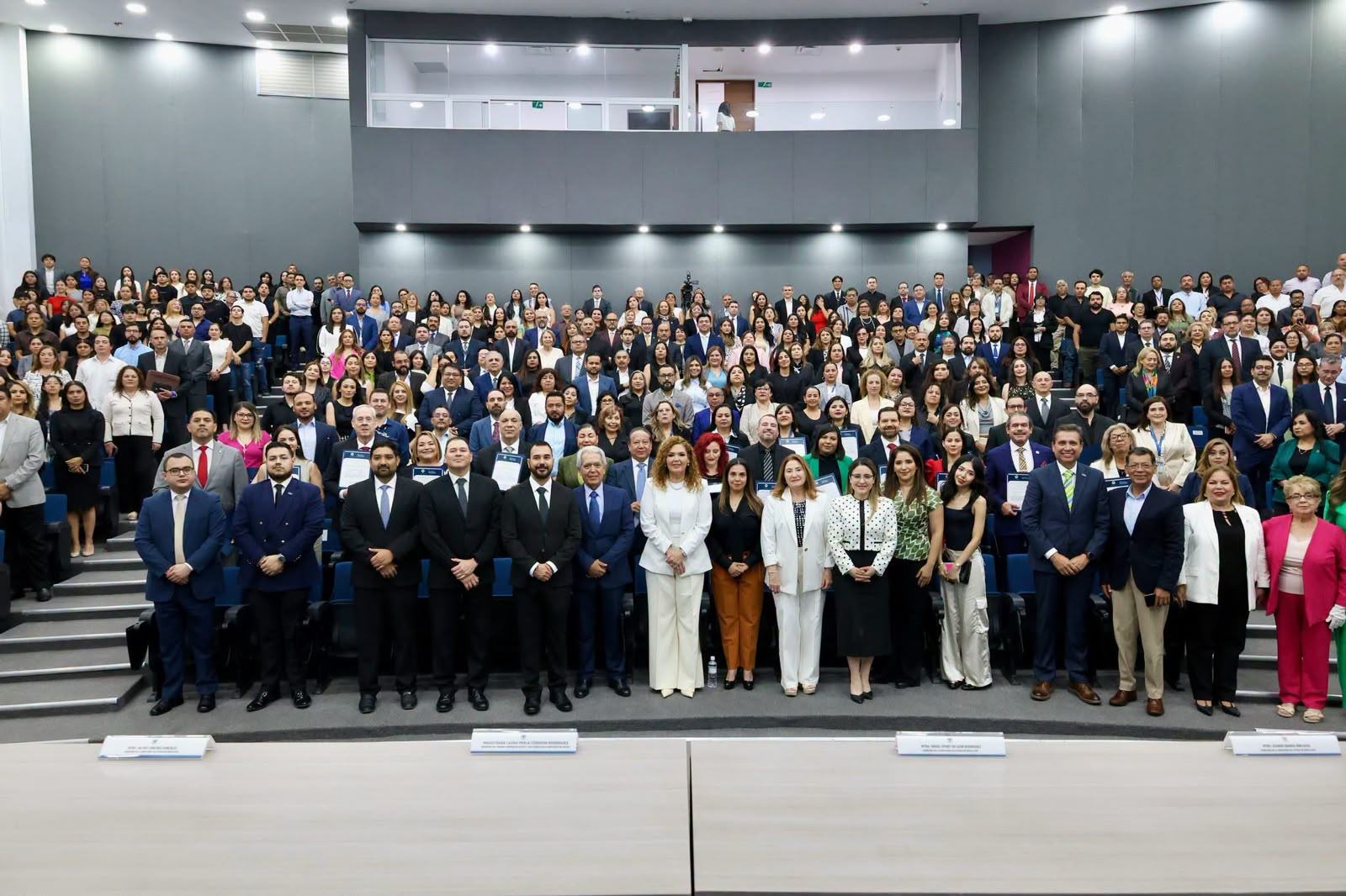 Obtienen funcionarios de Monterrey Certificado Nacional en Mediación y Conciliación