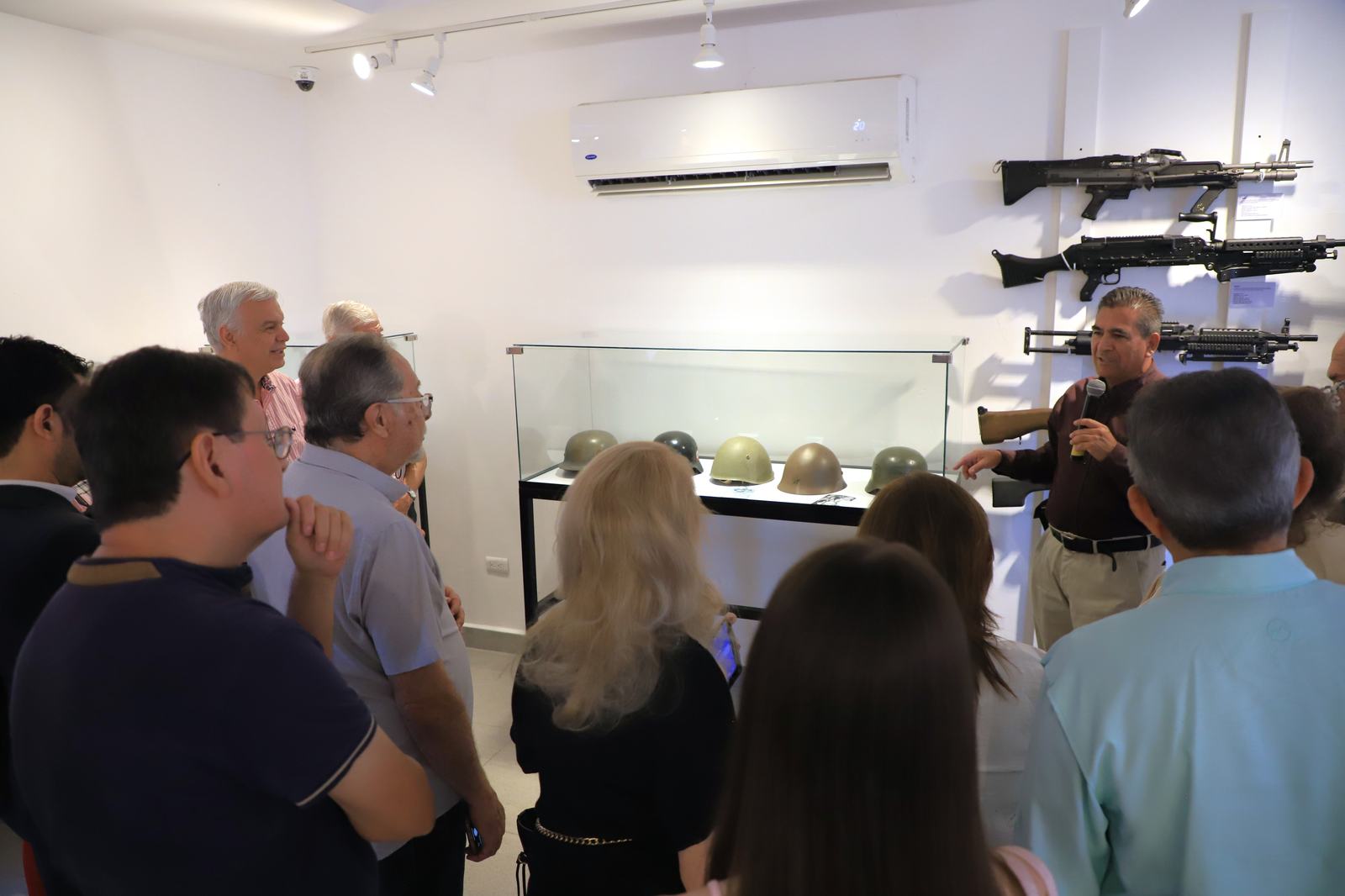 Inaugura Monterrey Exposición “Armas Emblemáticas del Siglo XX y Coleccionismo Militar”