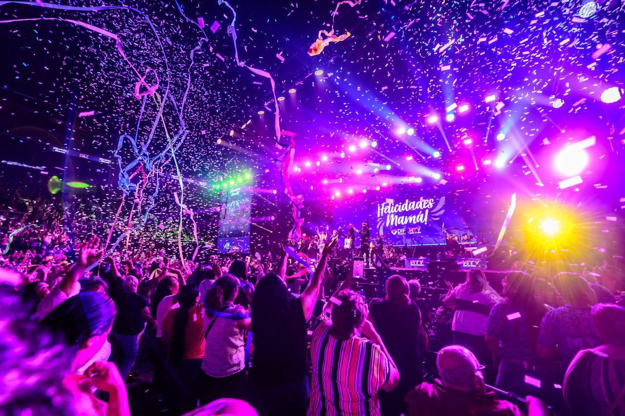 Celebra DIF a las madres con evento “Felicidades mamá”