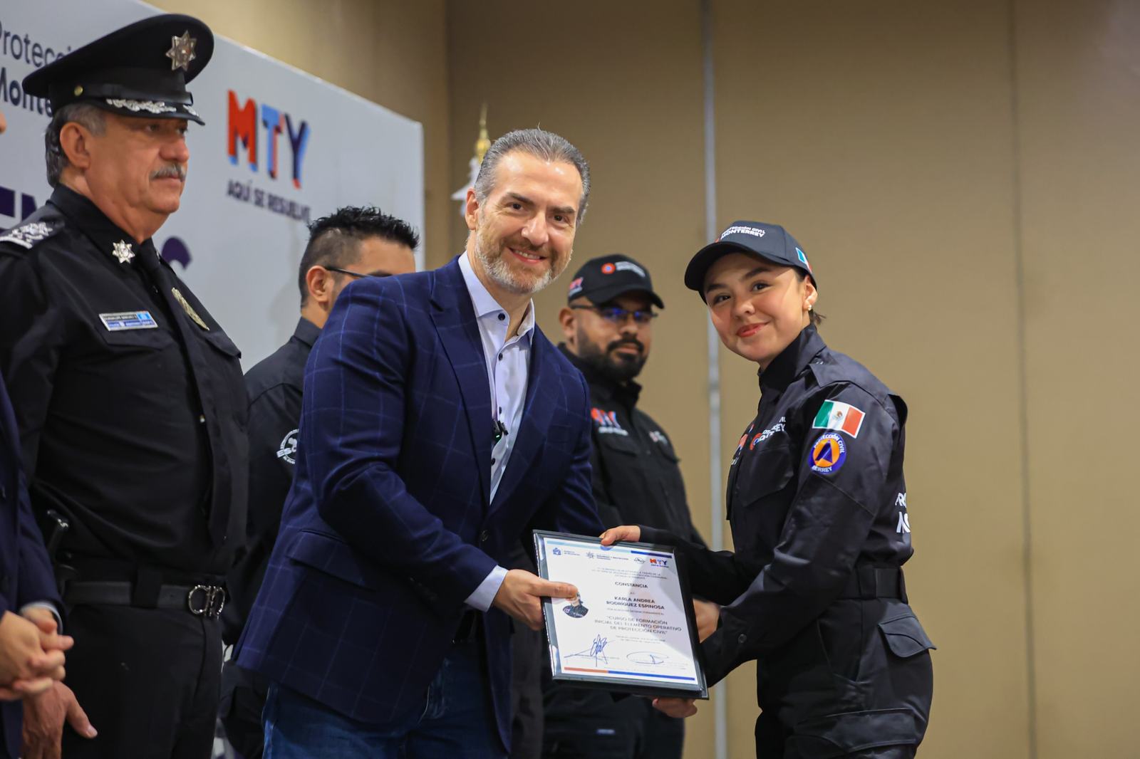 Gradúa Monterrey 30 cadetes de la Primera Academia de Protección Civil en México