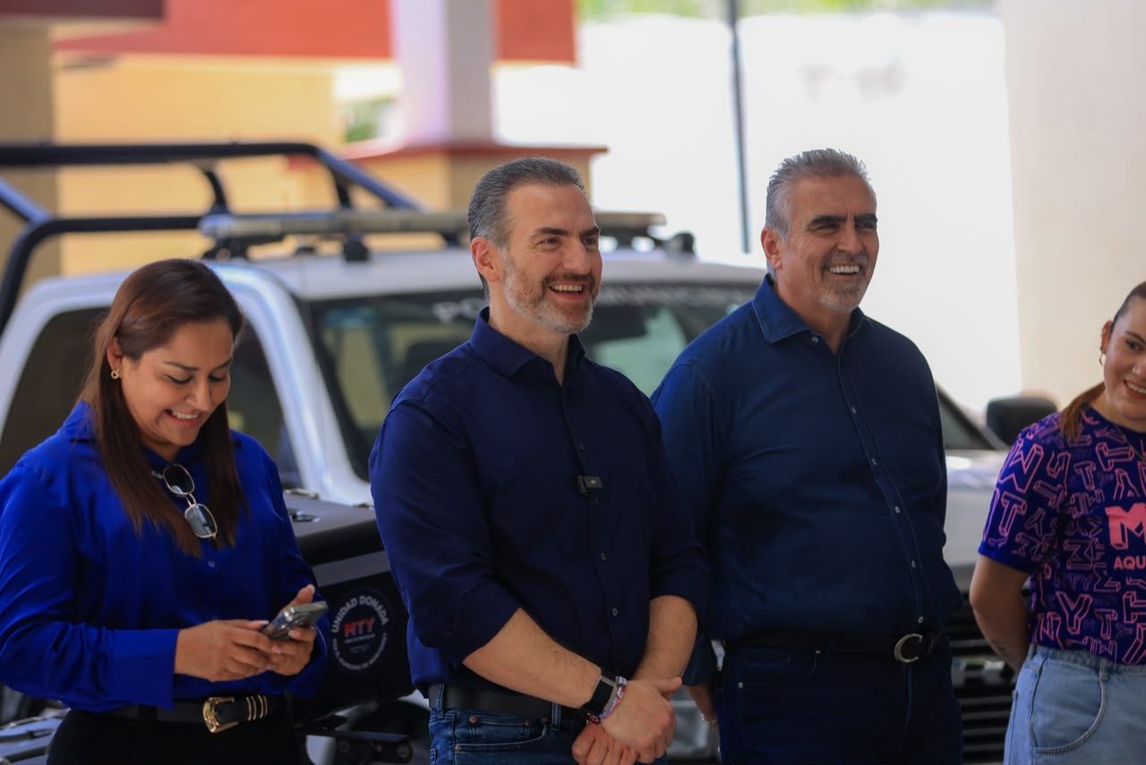 Entrega Adrián de la Garza patrullas a los municipios de Anáhuac, Bustamante y Lampazos