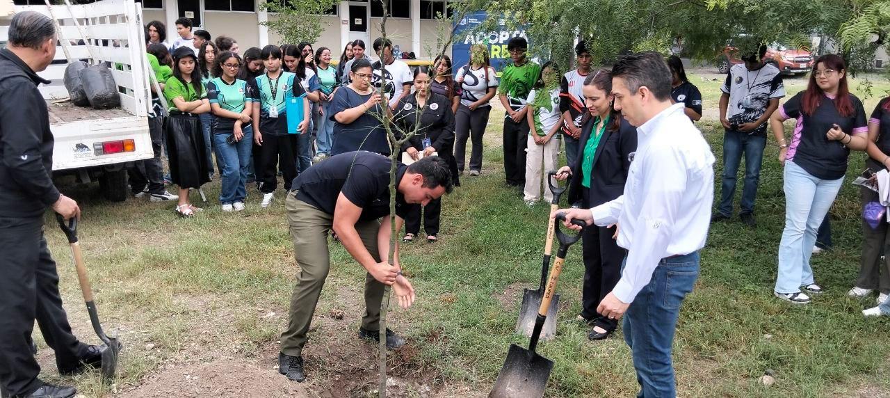 Impulsa Monterrey reforestación urbana en planteles educativos