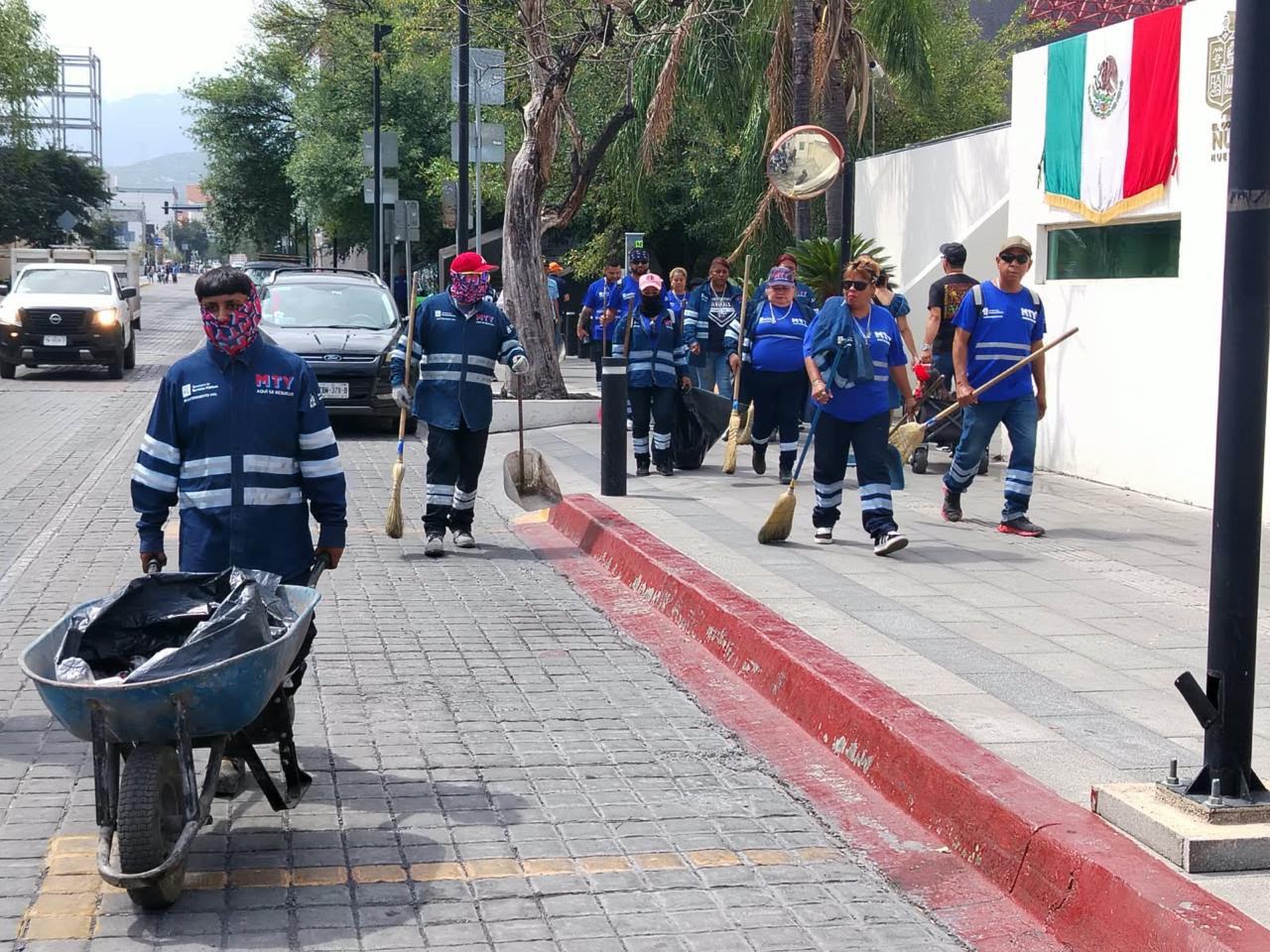 Recolecta Servicios Públicos de Monterrey más de 30 toneladas de basura en el primer cuadro de la ciudad