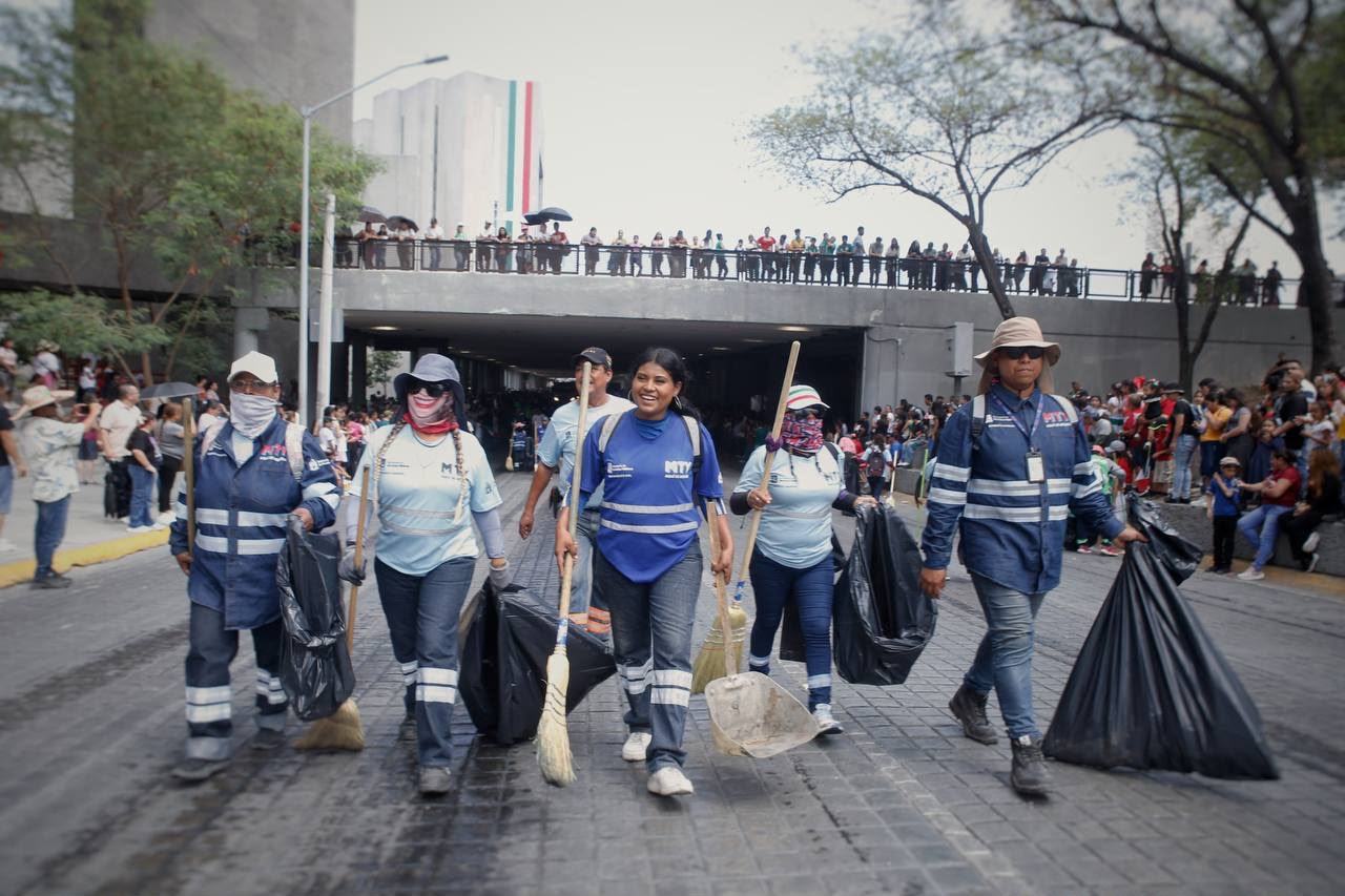 Recolecta Servicios Públicos de Monterrey más de 30 toneladas de basura en el primer cuadro de la ciudad