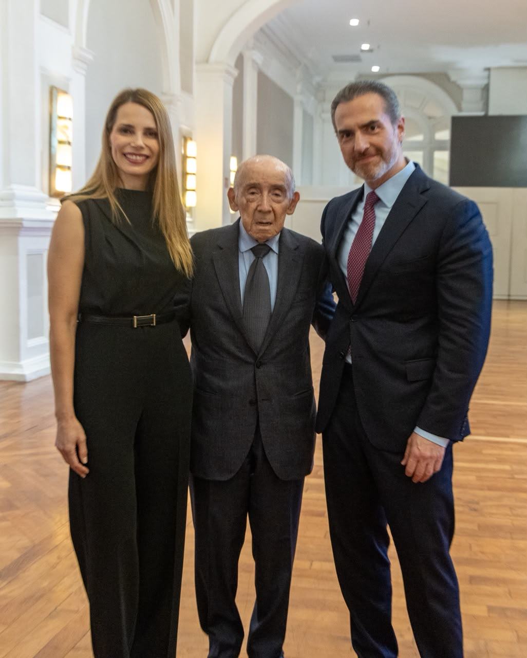 Reconoce Monterrey trayectoria empresarial de Julio Cepeda