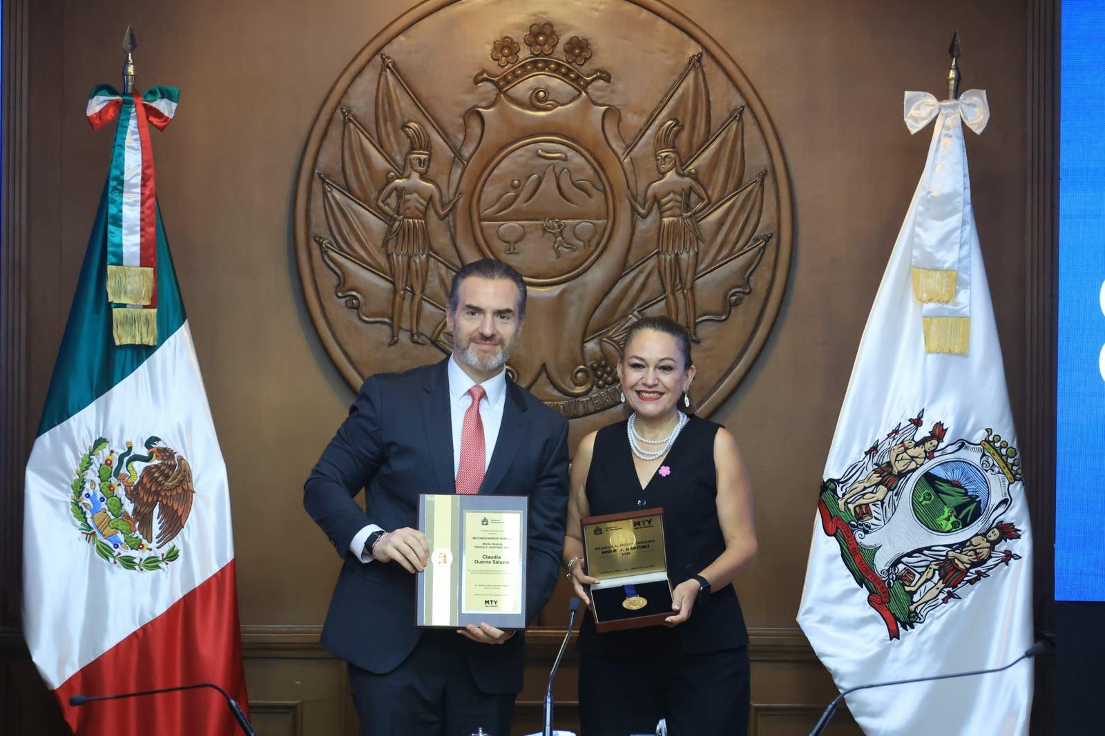 Entrega Monterrey el reconocimiento público al magisterio “Miguel F. Martínez” a 10 docentes