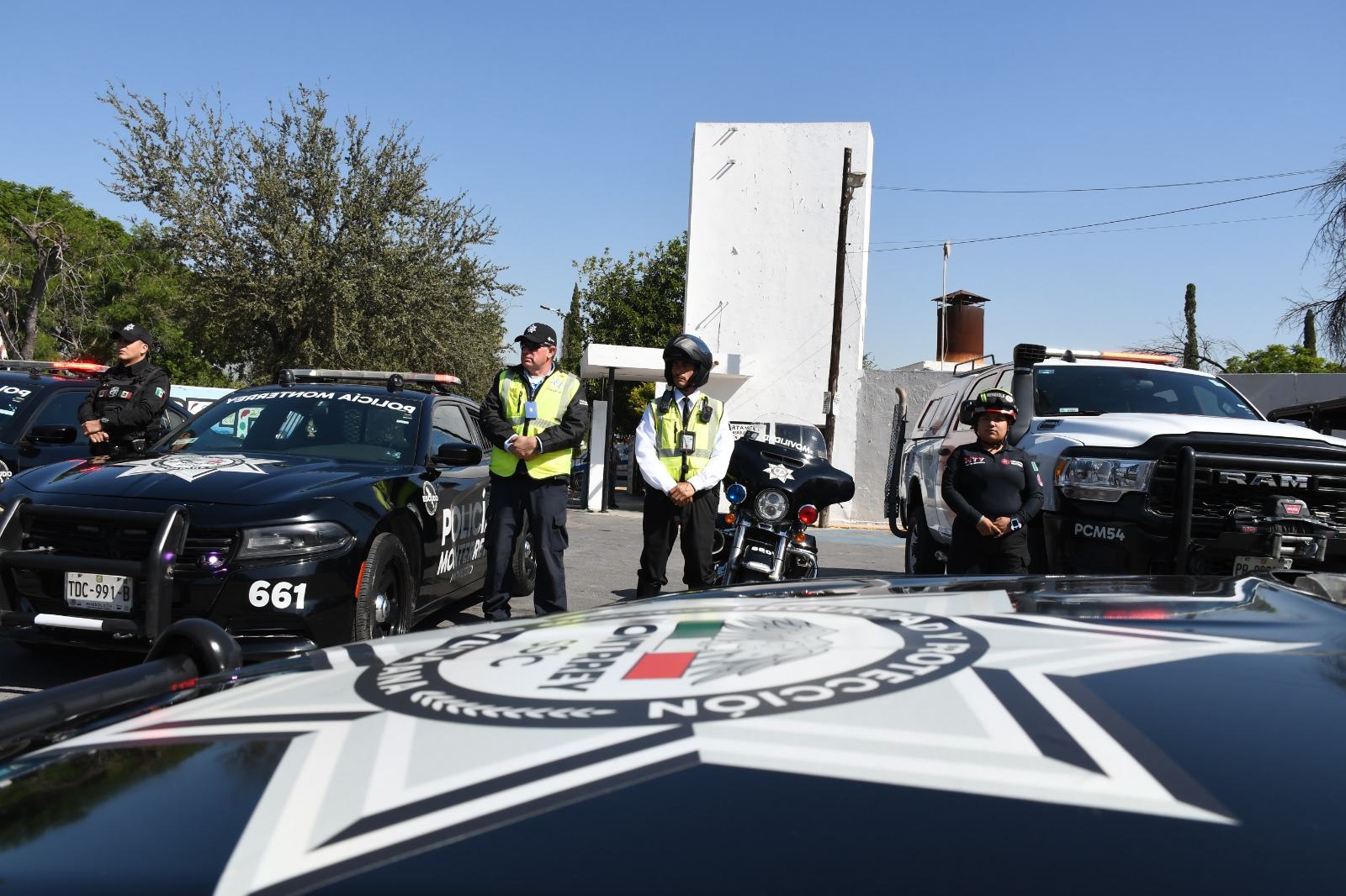 Despliega Monterrey operativo de limpieza y seguridad en Panteones Municipales
