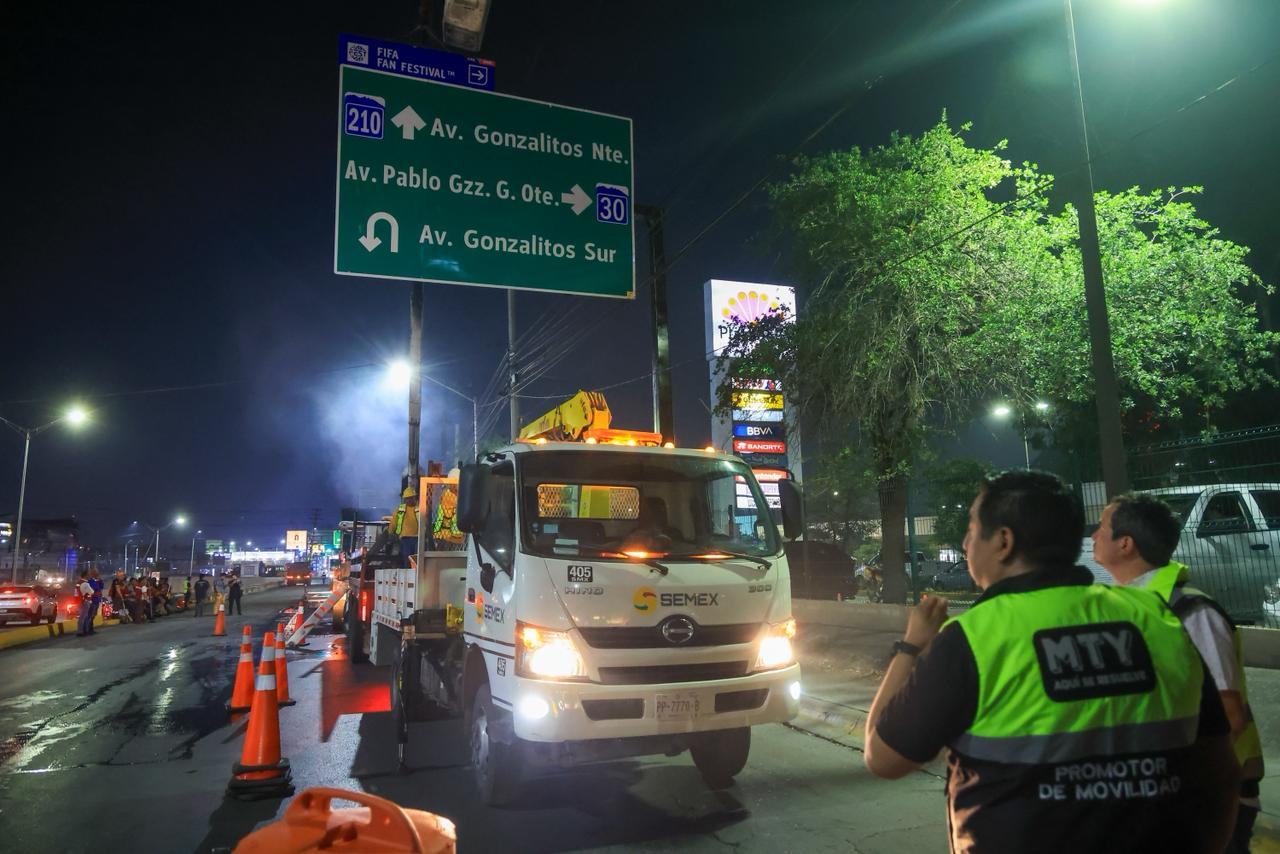 Supervisa Adrián de la Garza Vialidades Regias y modernización de señales