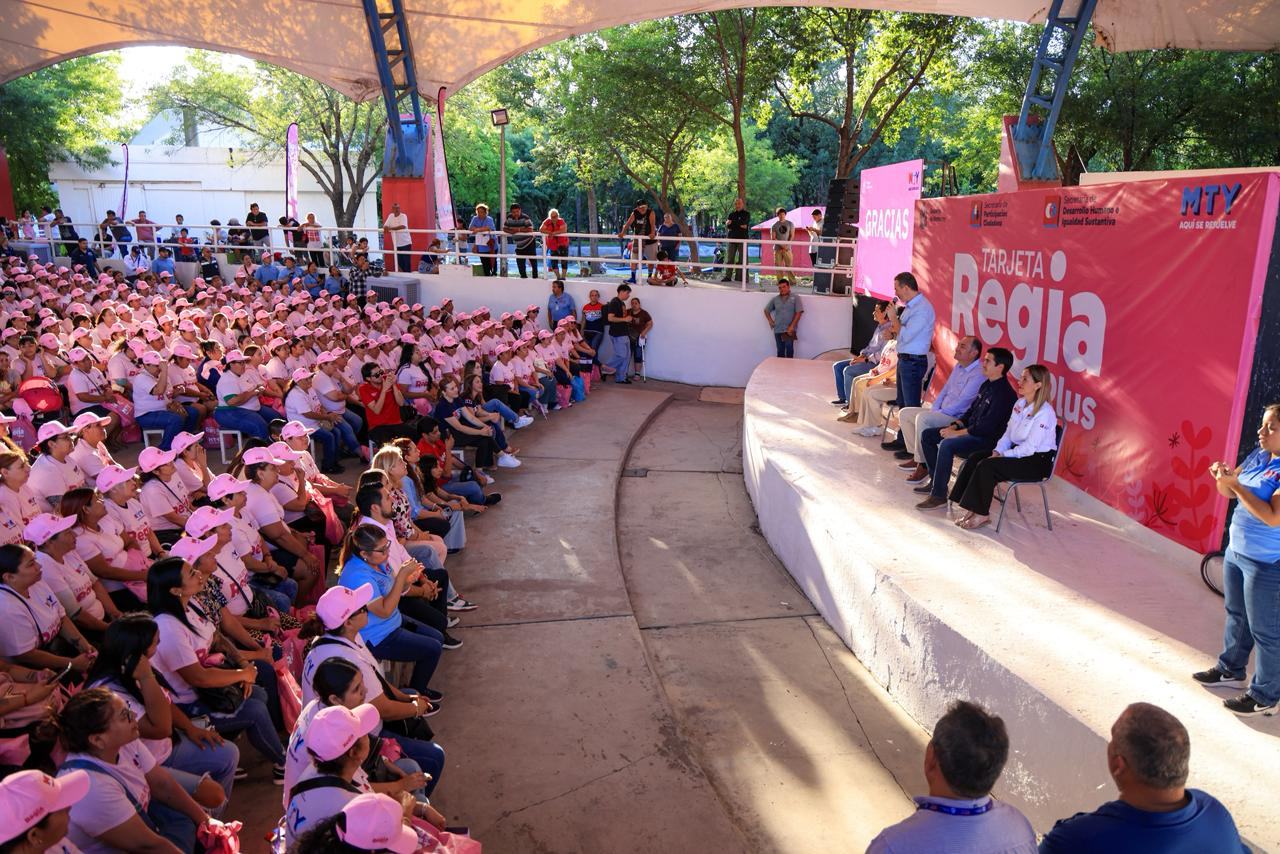 Entrega Gobierno de Monterrey mil 200 tarjetas regia plus