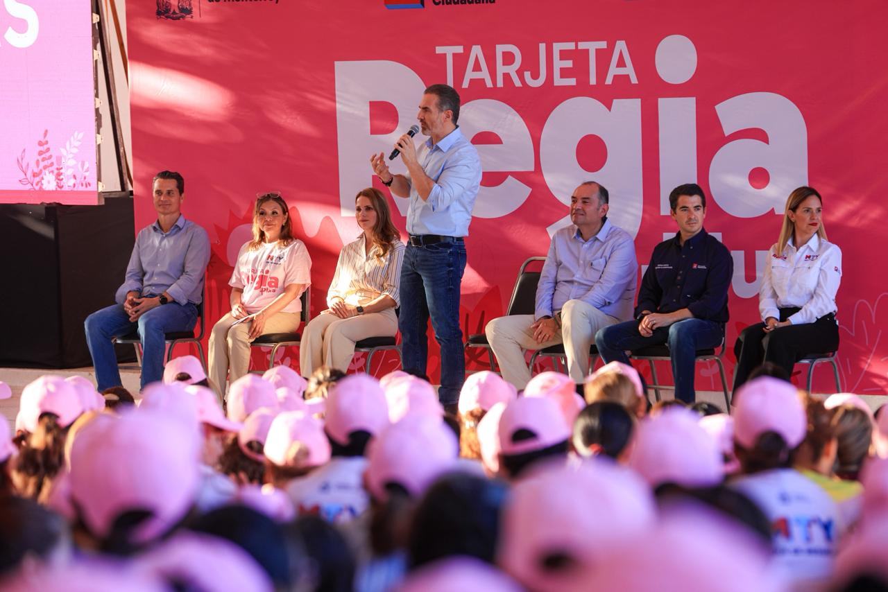 Entrega Gobierno de Monterrey mil 200 tarjetas regia plus
