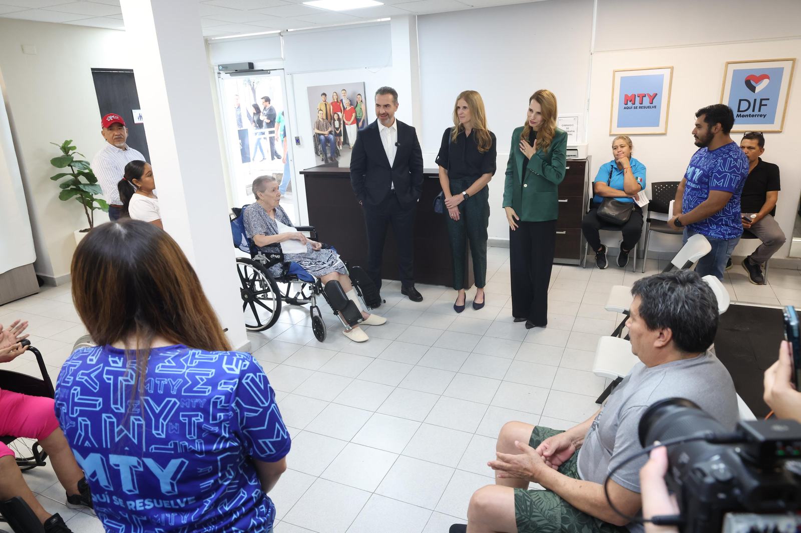 Visita Cónsul de Canadá la renovada Ciudad de la Inclusión de Monterrey