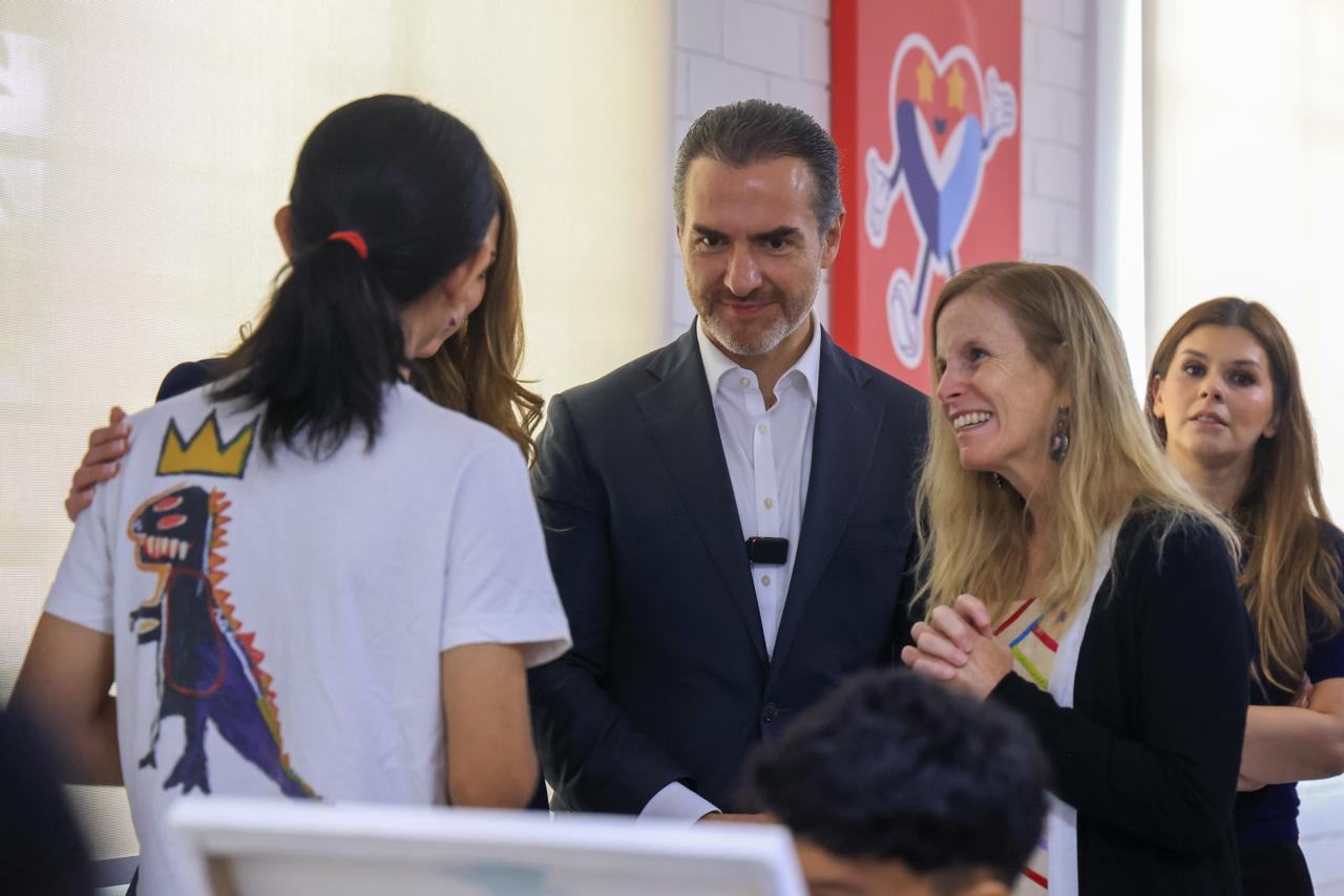 Visita cónsul de Estados Unidos instalaciones renovadas de PAPTI