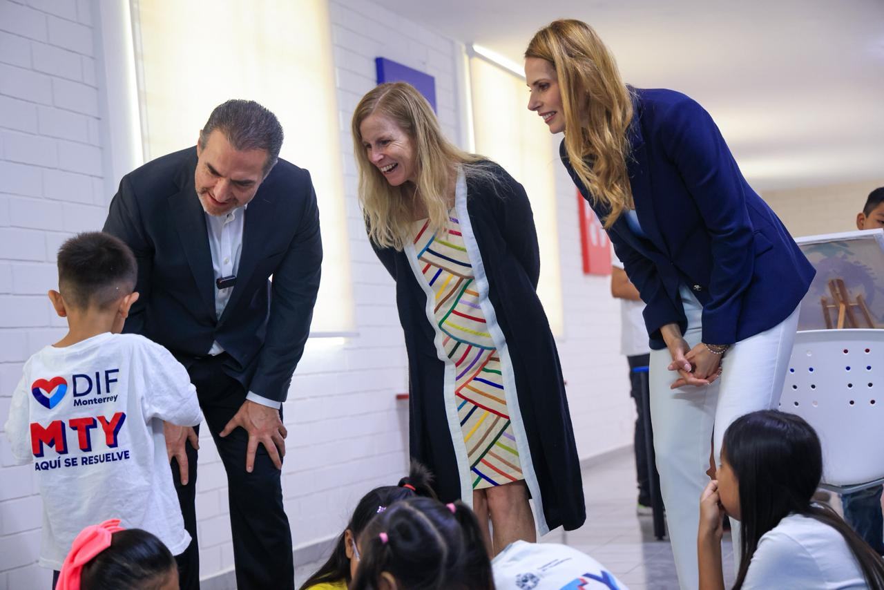 Visita cónsul de Estados Unidos instalaciones renovadas de PAPTI