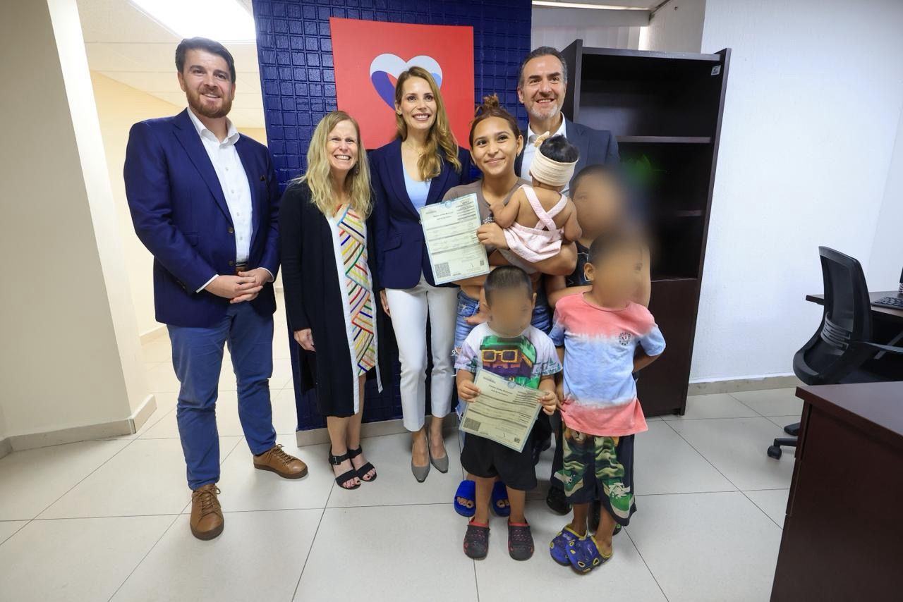 Visita cónsul de Estados Unidos instalaciones renovadas de PAPTI