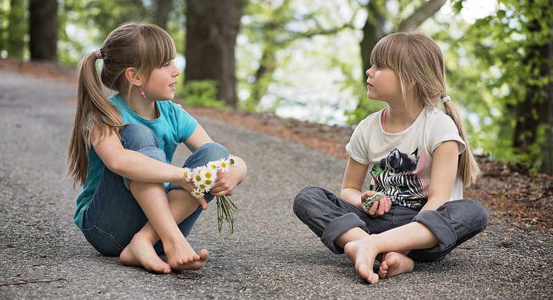 girls talking