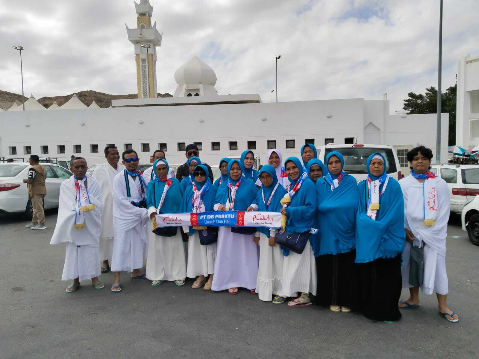 Hukum Menghajikan Orang Tua yang Sudah Wafat