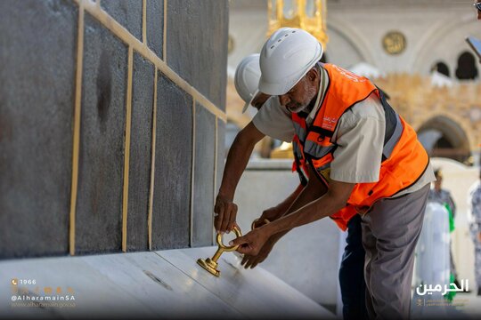 Pengelola Haramain Pasang 60 Cincin Emas di Shadherwan untuk Jaga Kiswah Tetap Kokoh