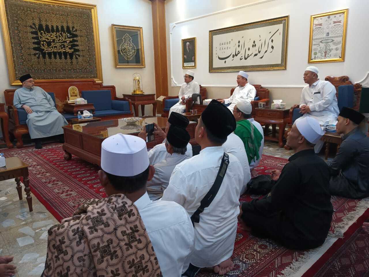 ZIARAH IRAK, Murah Terpercaya Pasti Berangkat 2 bulan Sekali, Cahaya Kaabah Travel Pilihan Mursyid Guru Tarekat di Banten | Serang, Cilegon, Anyer, Labuan, Lebak, Rangkasbitung, Pandeglang, Ciomas, Tangerang | 085129077031