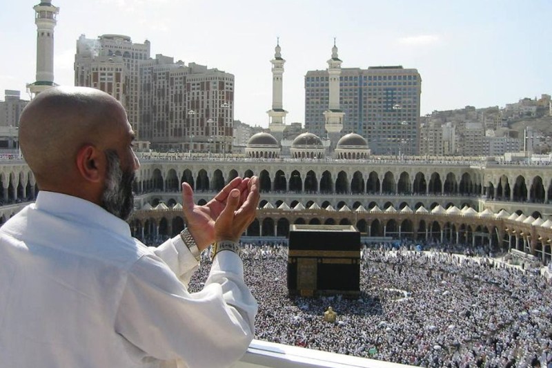 Ketahui 4 Tahapan Tata Cara Umroh yang Benar Sebelum Berangkat ke Tanah Suci