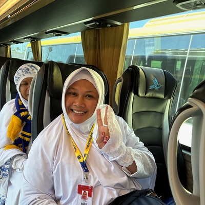 Manasik umroh di hotel berbintang menjadi nilai plus. Kami bisa lebih fokus dan nyaman dalam mempersiapkan diri sebelum berangkat. Terima kasih JMI Tours.