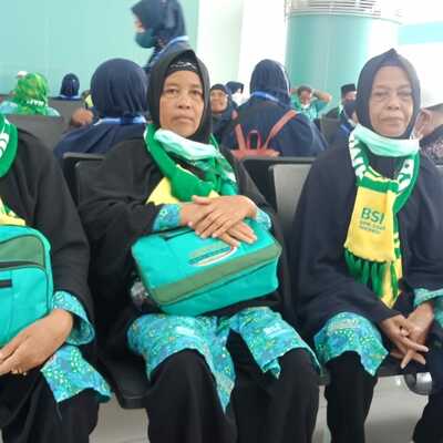 JAMAAH UMRAH ASAMULIATOUR AND TRAVEL BERSAMA BANK BSI